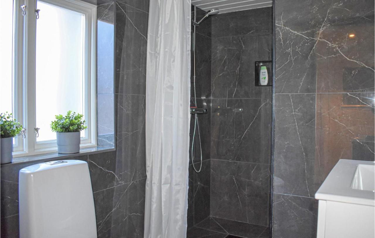 2 Bedroom Amazing Home In Fjaelkinge Dış mekan fotoğraf
